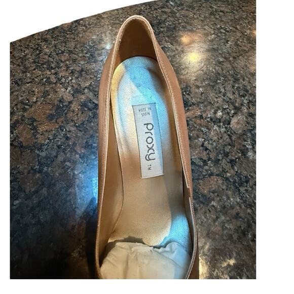 Vintage Proxy Made In Spain Leather Classic Scalloped Side Heels Lt Tan Sz 9B - Picture 6 of 11